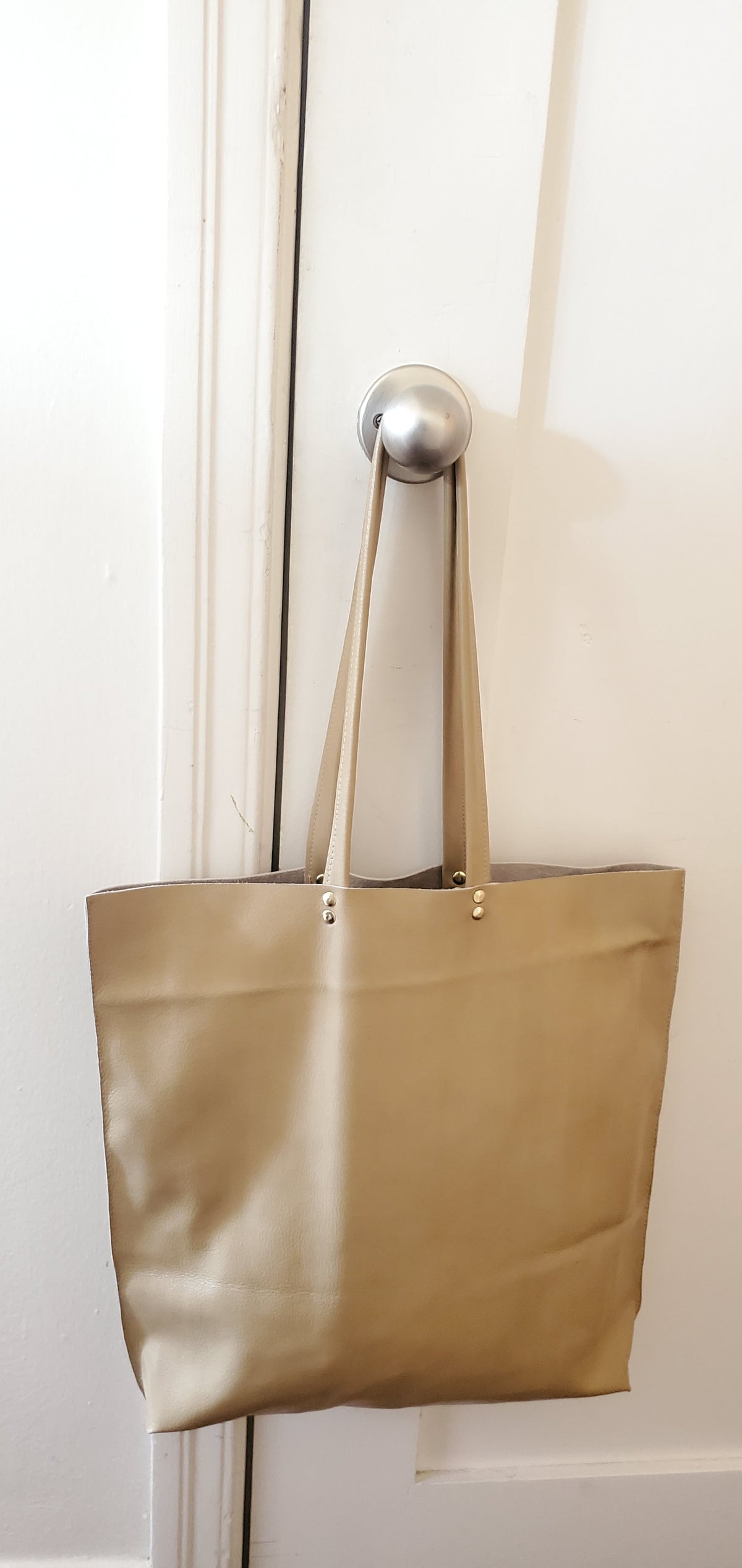 Tan leather tote bag made in Los Angeles California 