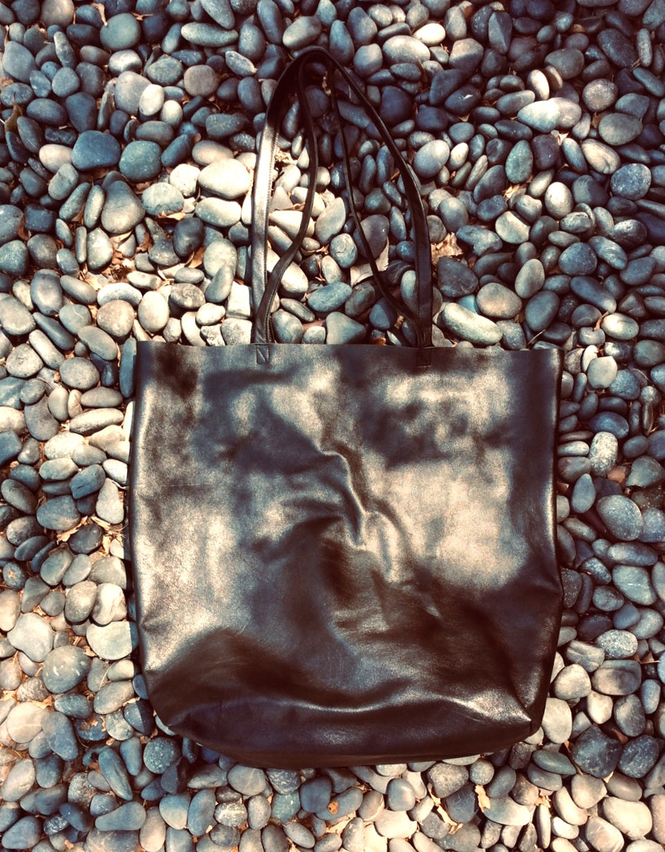 Black leather tote bag with double inside pockets
